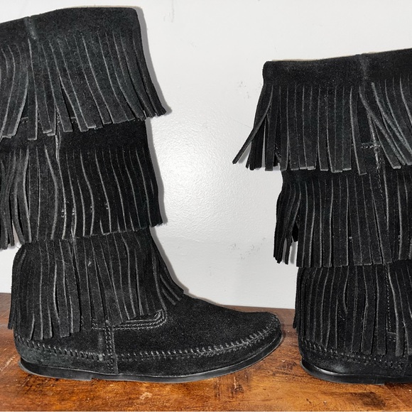 MINNETONKA 3 layer Fringe Suede leather Boots - Picture 5 of 10